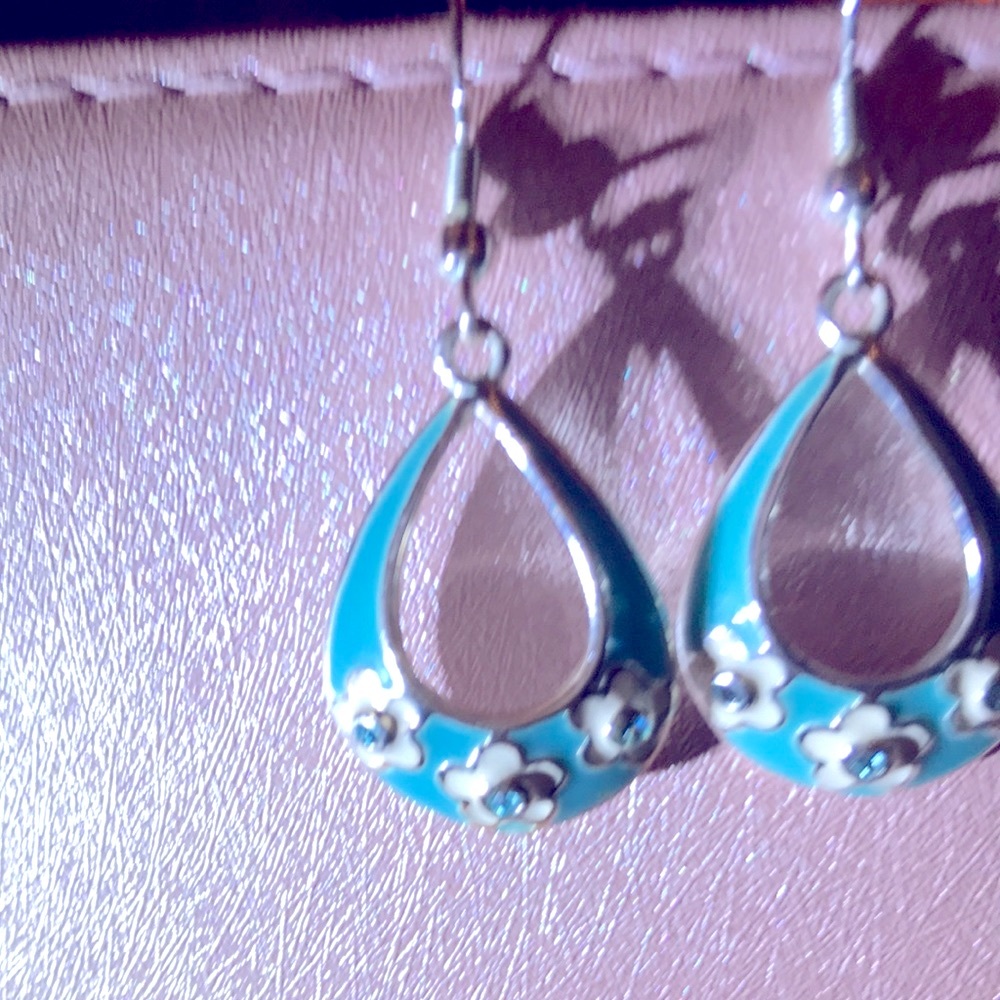 Da Vinci earrings Lovely Tear Shaped, Aqua with Blue inset crystals , white posy - Picture 2 of 5